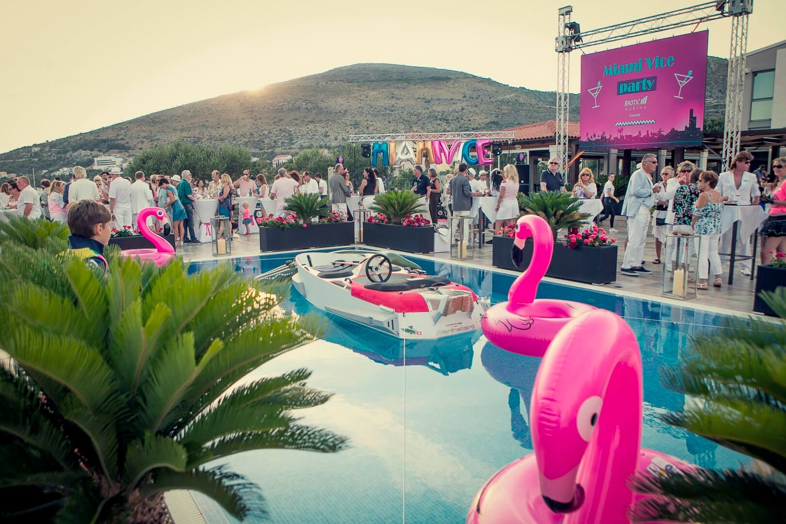 Miami Vice party event scenografija